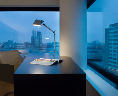 Inntel Hotels Rotterdam Centre Panorama Top kamer - Desk view