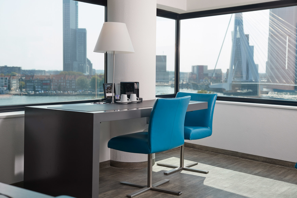 Inntel Hotels Rotterdam Centre Panorama Junior Suite Desk view